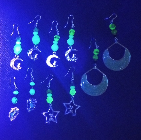 Uranium Glass Beaded Earrings Silver Charms Vintage Beads Black Light Glow - Picture 1 of 10